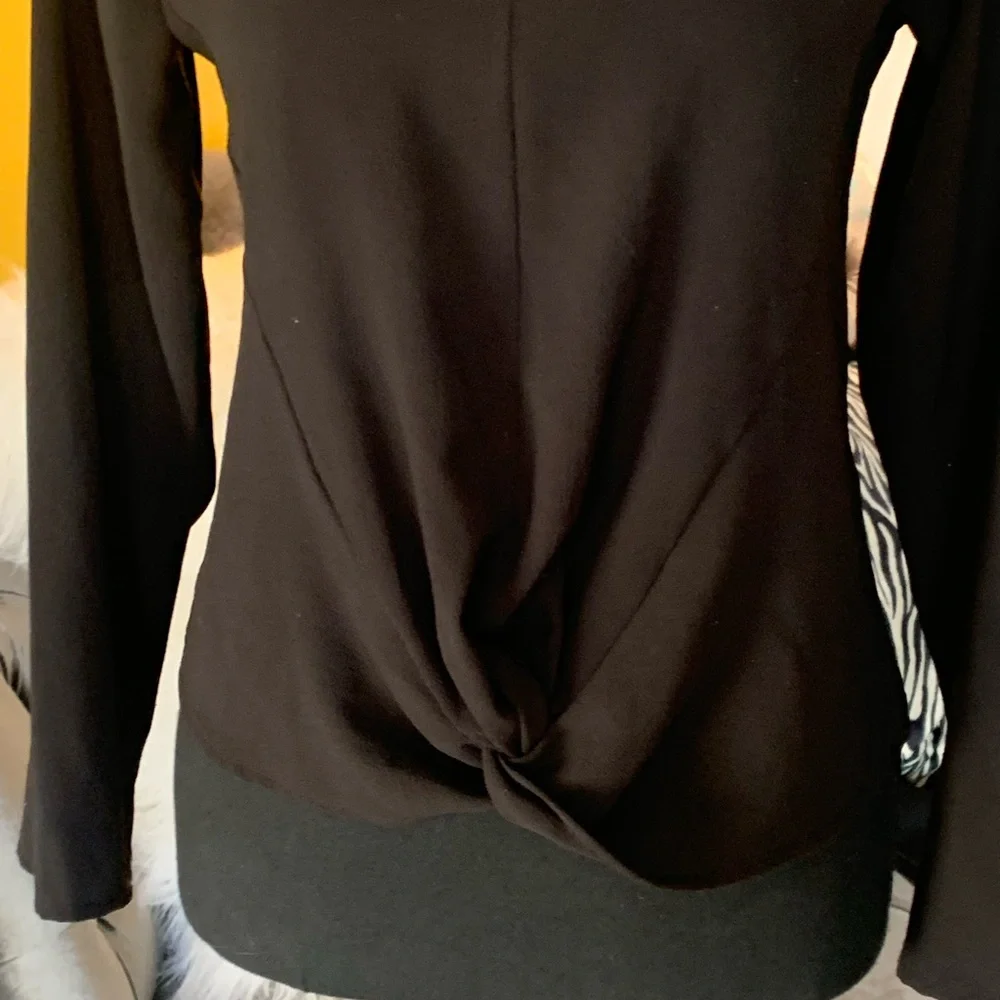 Love culture black blouse says L fits like a small - Picture 3 of 9